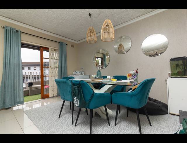 2 BEDROOM APARTMENT RENTED IN ESCOMBE